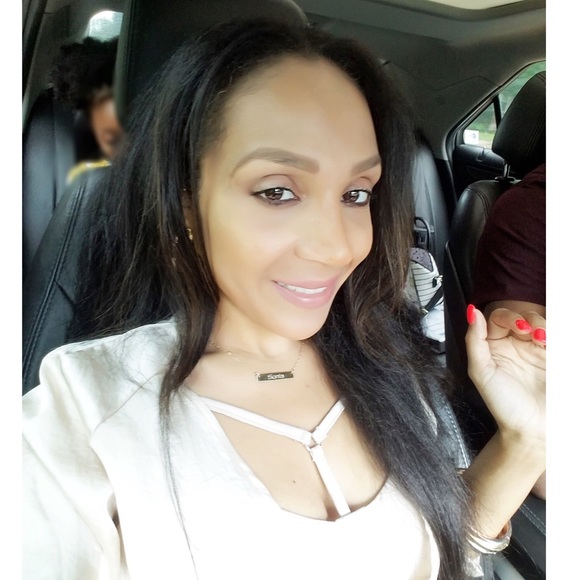 MEET ME AND MY FAMILY - Picture 3 of 6